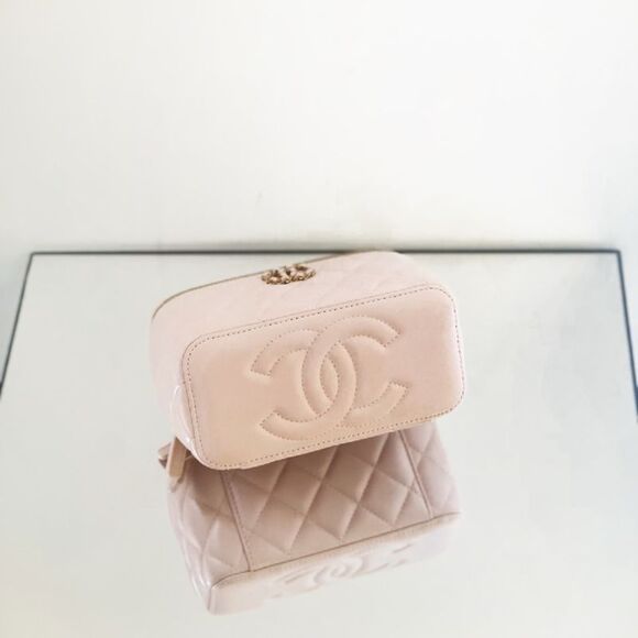 Chanel Women Pre-Loved Bag Very Good Condition - Picture 5 of 7